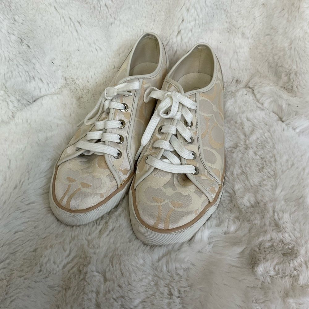 Coach Women’s Signature Dee Cream Lace-up Sneakers Shoes Size 8.5 - Picture 3 of 12